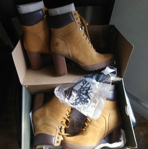 Meet your Posher, Giovanie